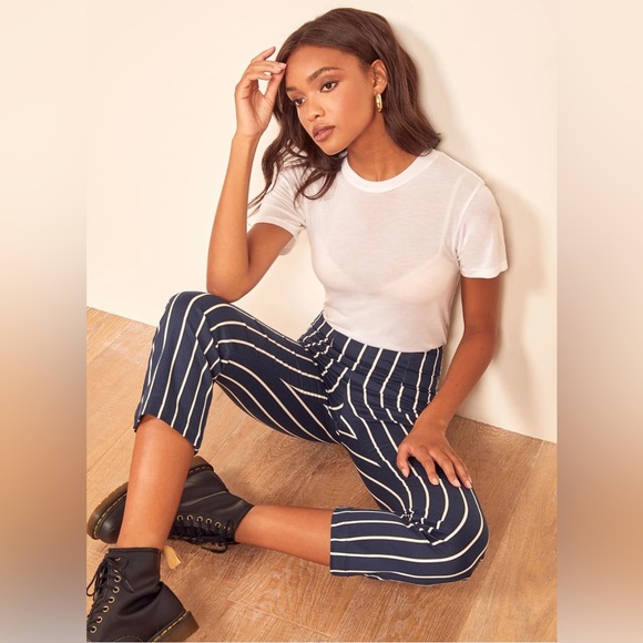 Reformation pants blue white striped Size 0 cropped high rise - Picture 3 of 3